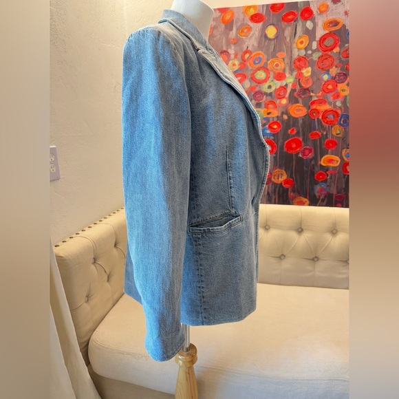 Alice + Olivia JUSTINE ROLLED CUFF BLAZER 12 - Picture 4 of 12